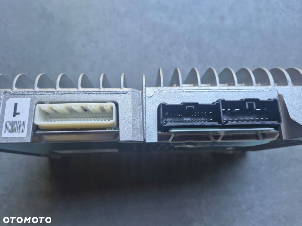 wzmacniacz infiniti q30 28061 5da1a - 2