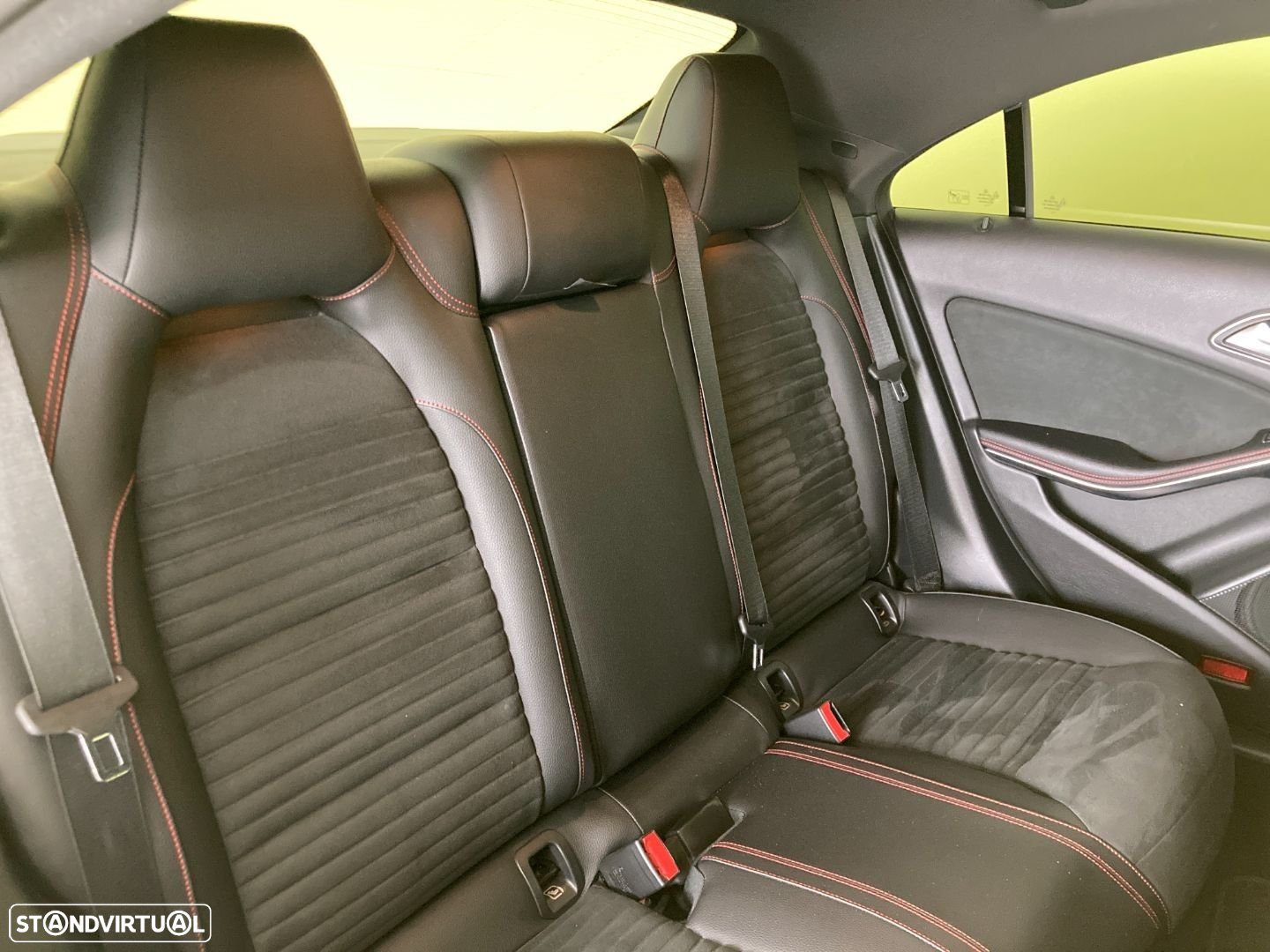 Mercedes-Benz CLA 180 d AMG Line - 12