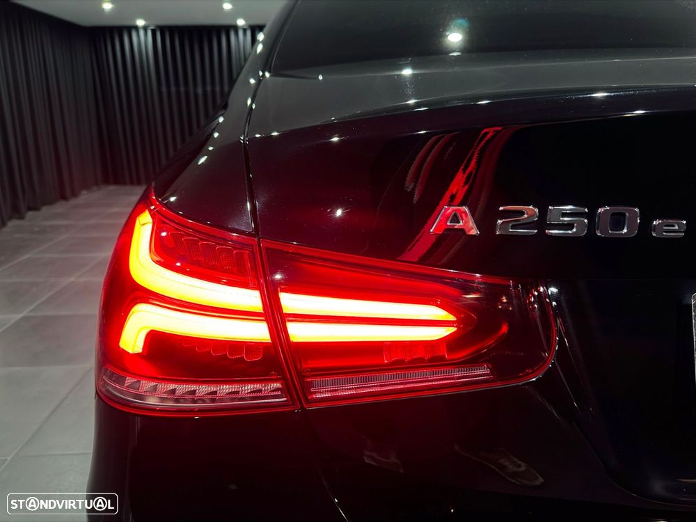 Mercedes-Benz A 250 Limousine e 8G-DCT AMG Line - 51