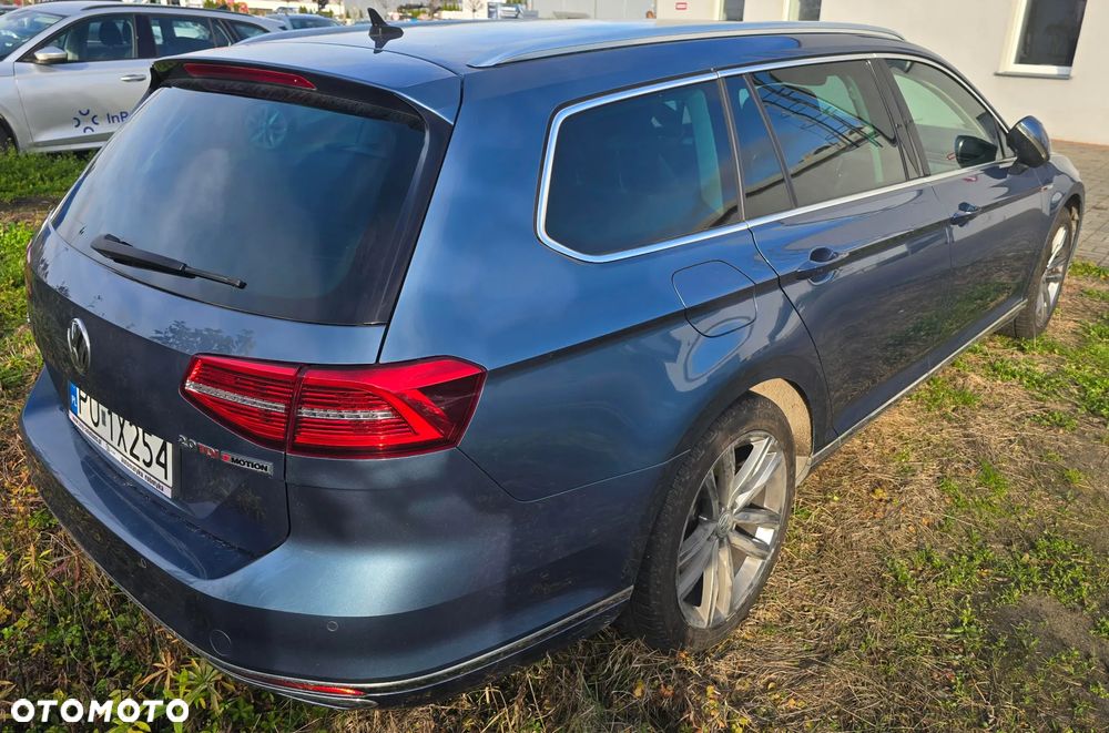 Volkswagen Passat - 4