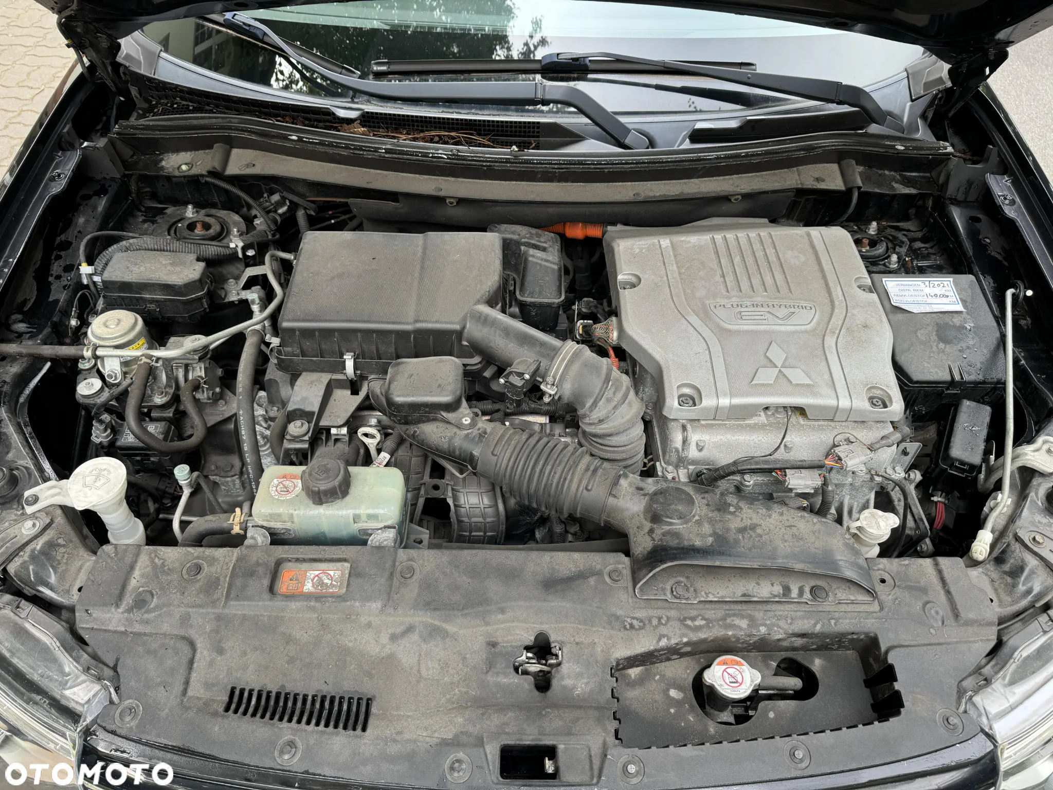 Mitsubishi Outlander 2.0 4WD Plug-In Hybrid - 35