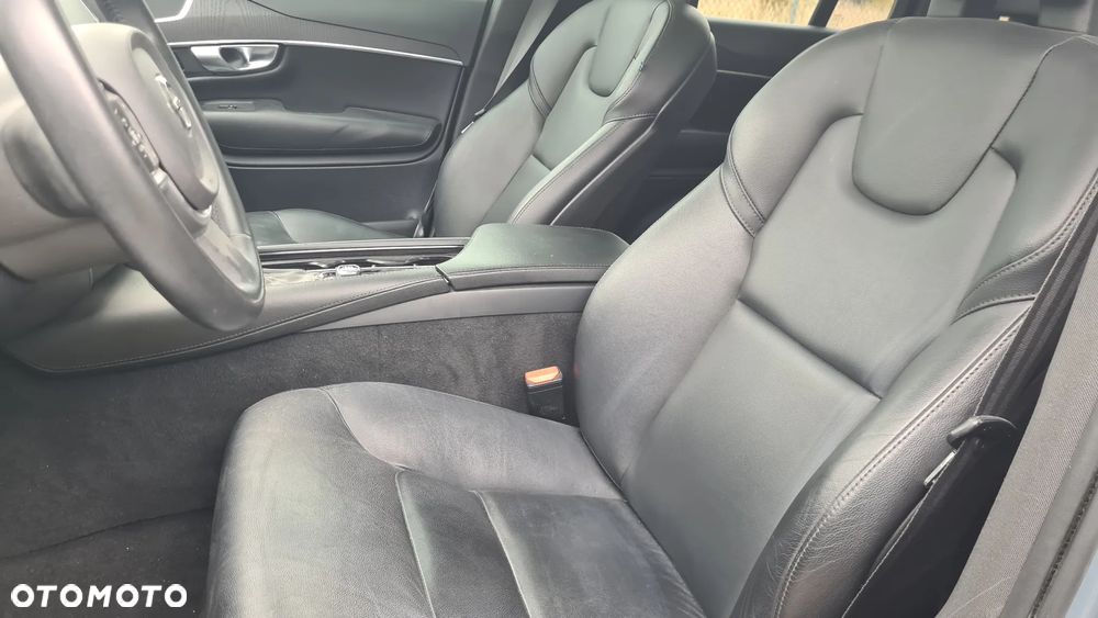 Volvo XC 90 - 21