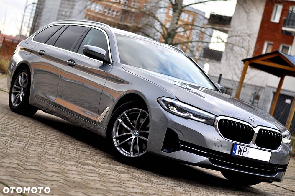 BMW Seria 5 520i - 4