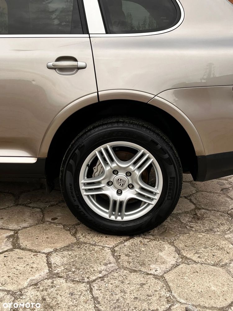 Porsche Cayenne - 16