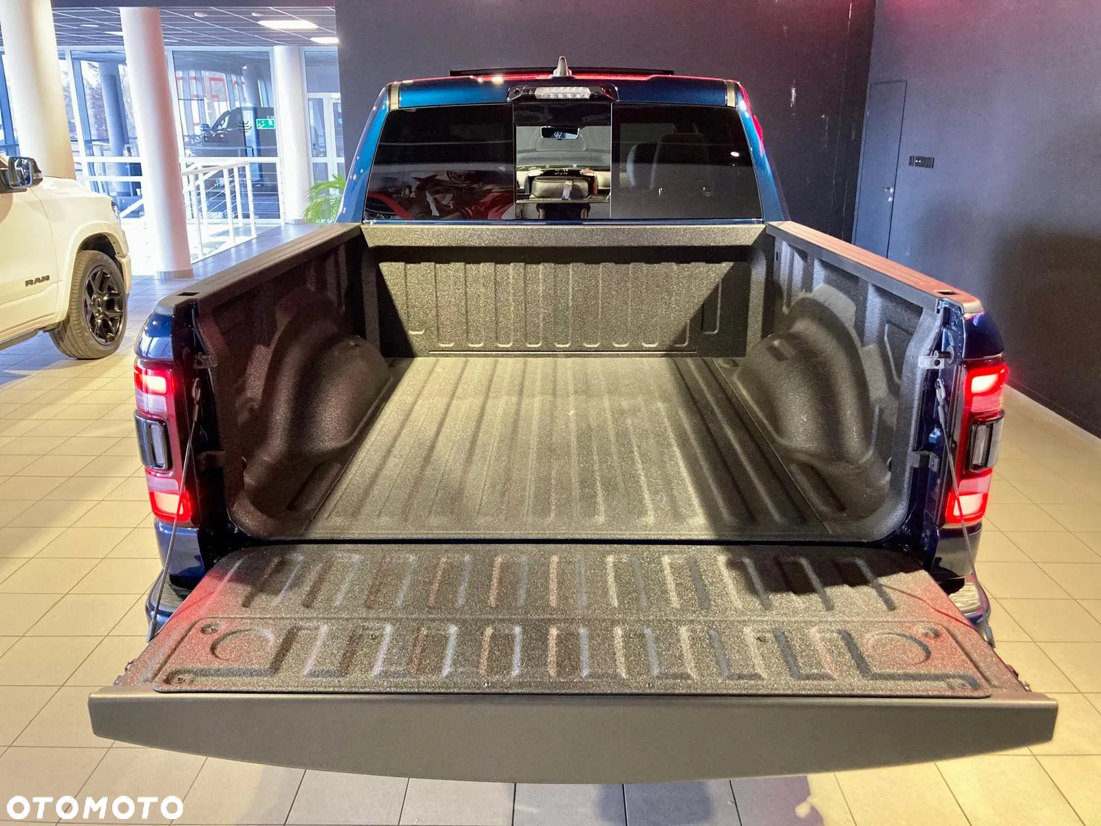 Dodge RAM 1500 5.7 4x4 - 8