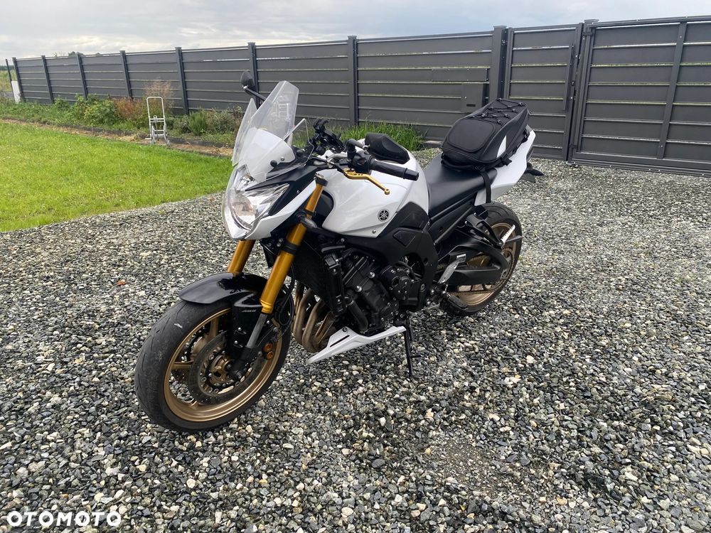Yamaha FZ8 - 10