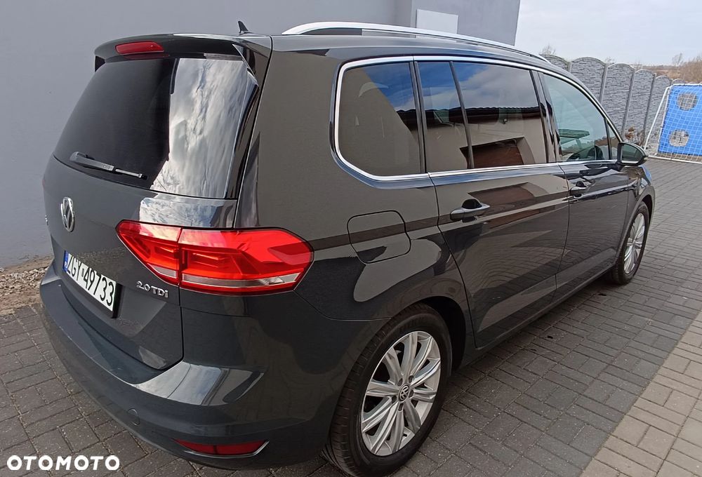 Volkswagen Touran - 4