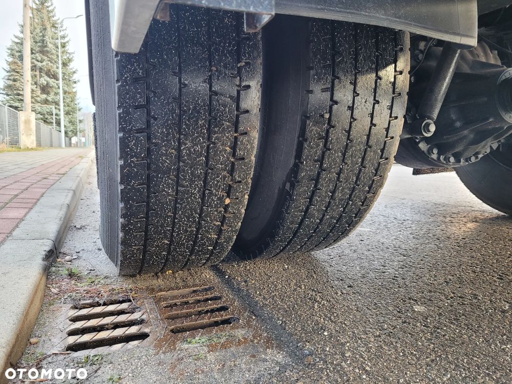 Mercedes-Benz AXOR 1833 330KM // HDS ŻURAW DŹWIG // KRÓTKI ROZSTAW // WYSOKA BURTA // MOŻLIWA WYWROTKA KIPER - 18