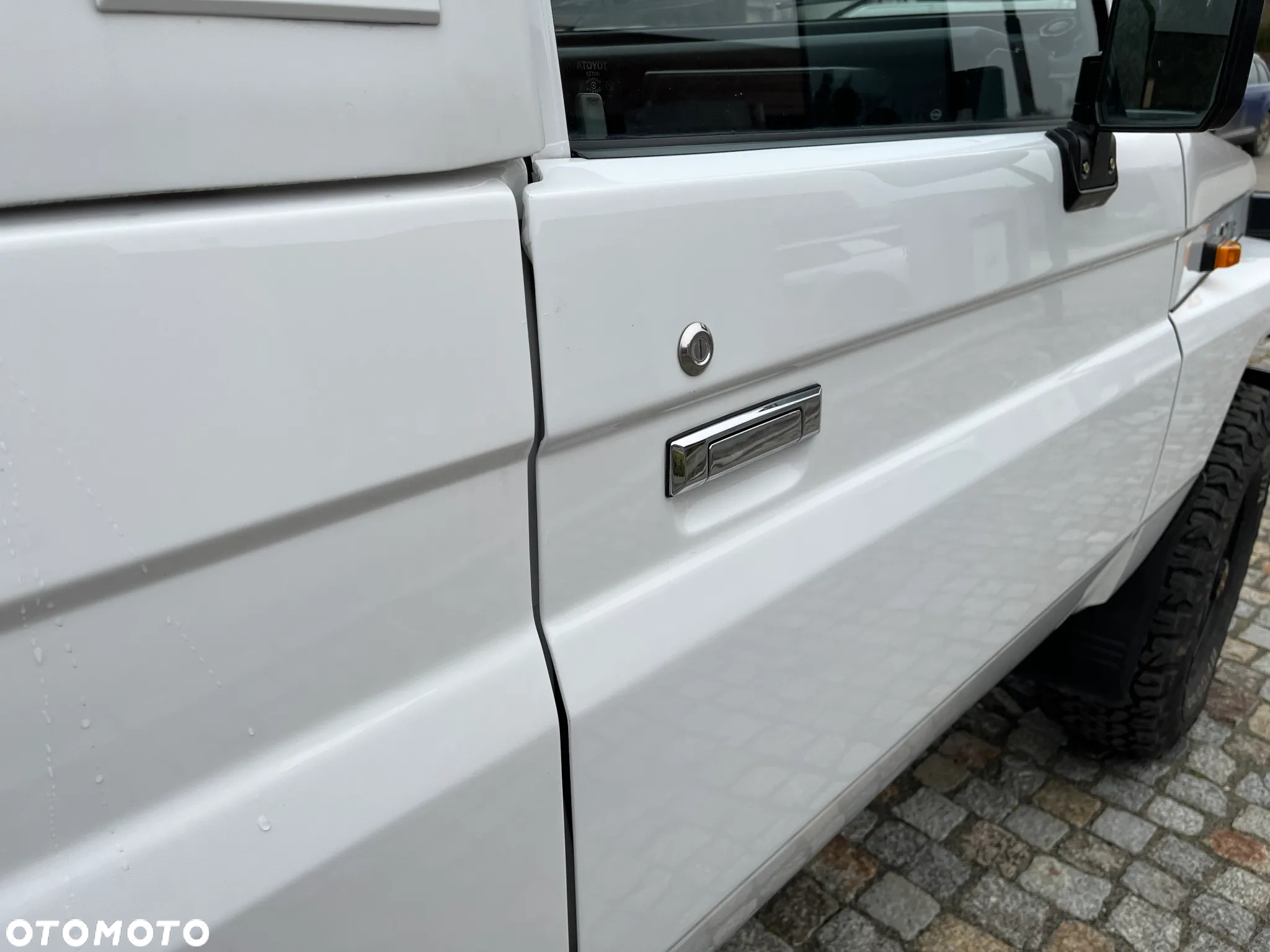 Toyota Land Cruiser HT LX - 12