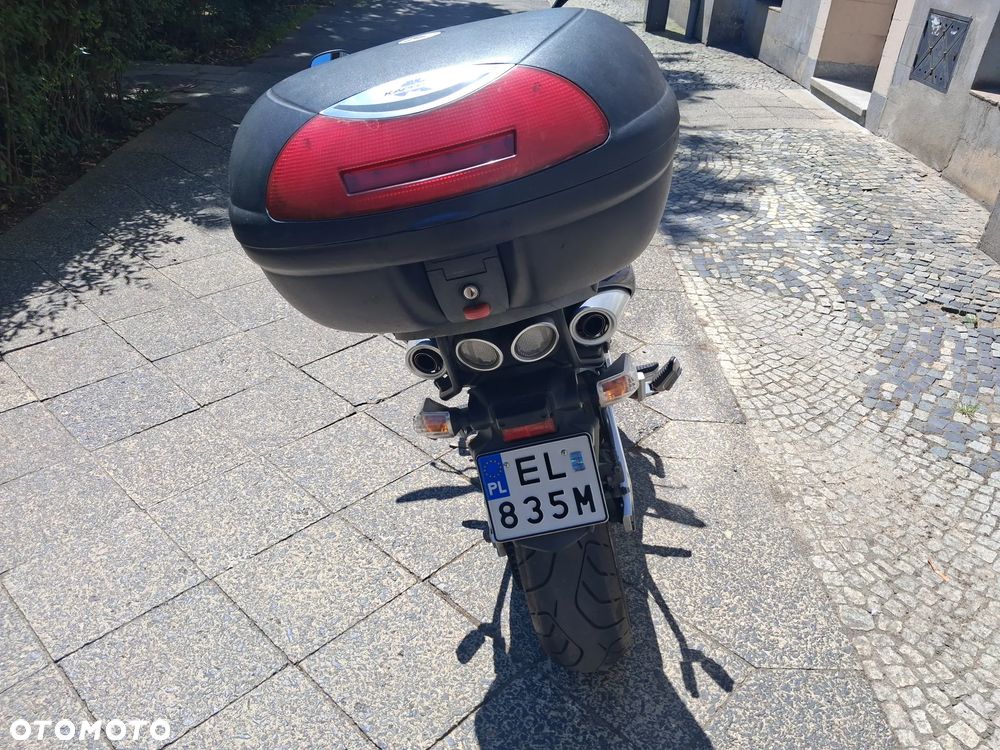 Suzuki GSR - 5