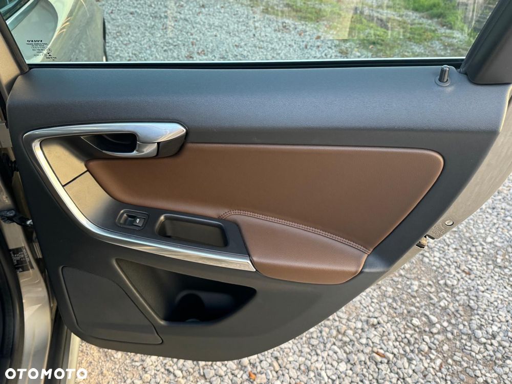 Volvo XC 60 D4 Geartronic Summum - 20