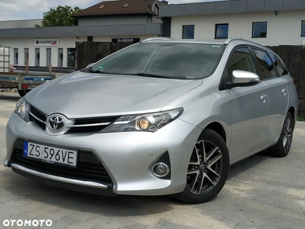 Toyota Auris 1.6 Valvematic Edition - 1