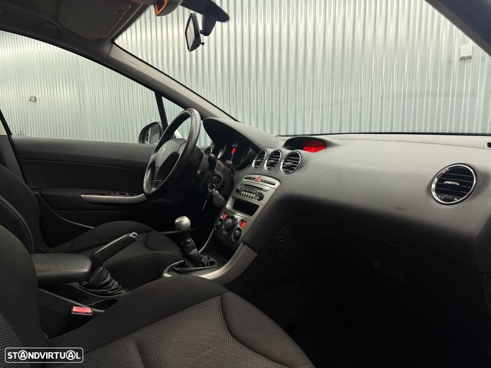 Peugeot 308 1.6 HDi Active J17 - 12