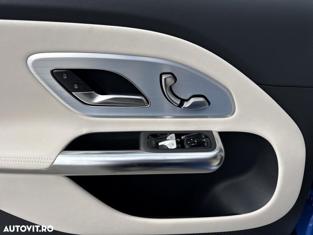 Mercedes-Benz GLB - 13