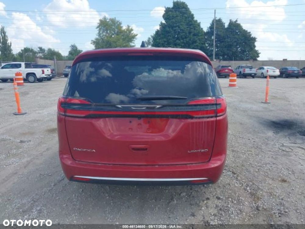 Chrysler Pacifica - 6