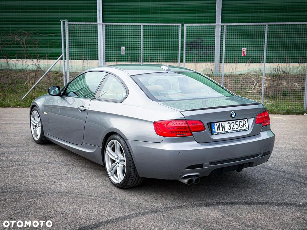 BMW Seria 3 325i M Sport Edition - 13