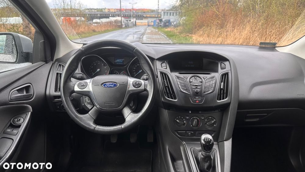 Ford Focus 1.6 Ambiente - 9