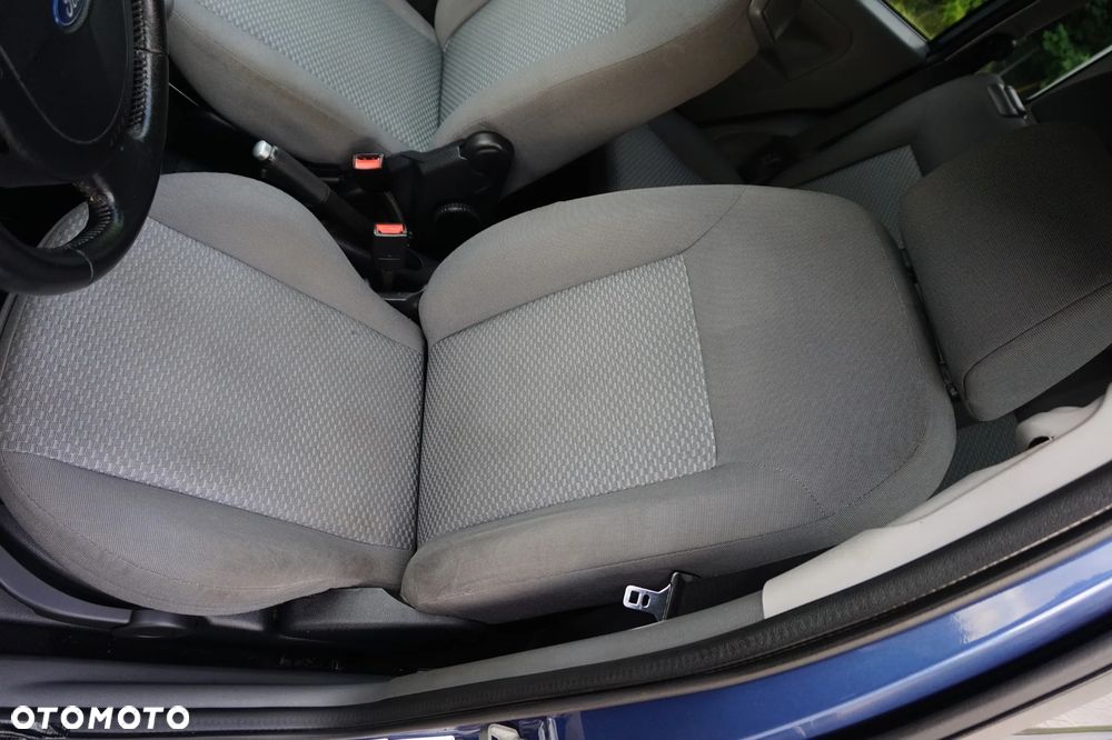 Ford Fusion - 25