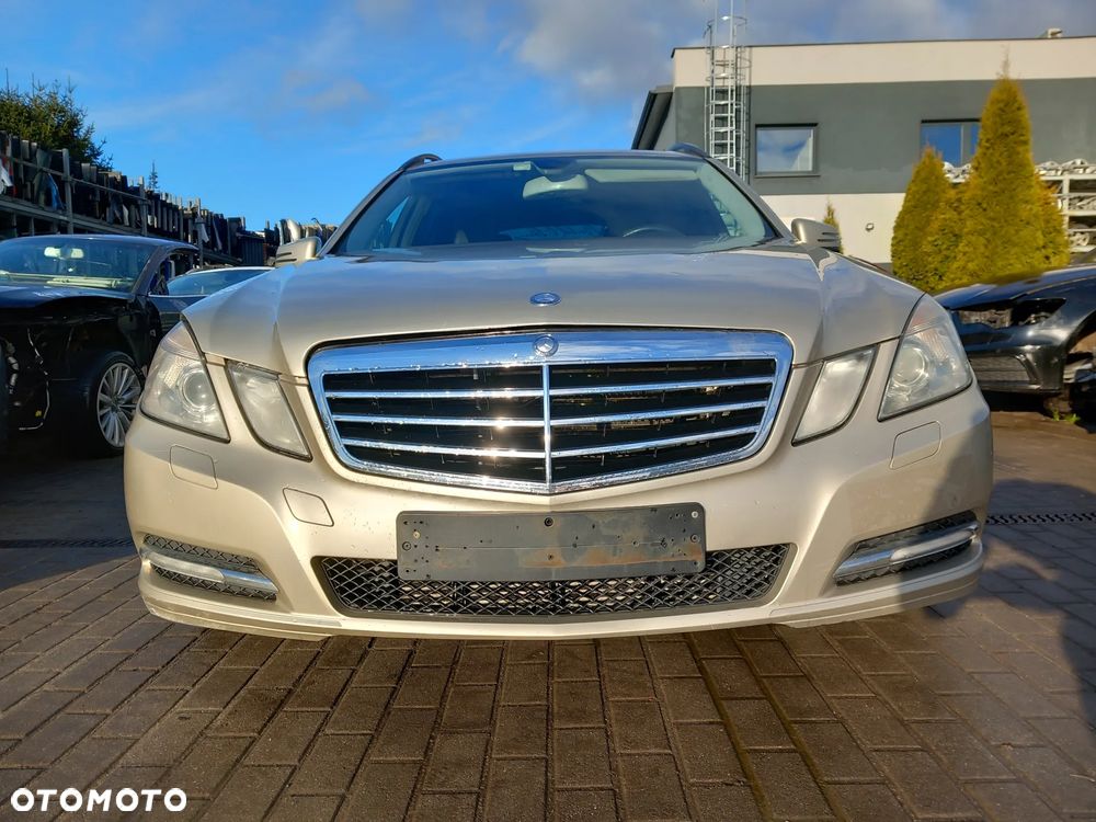MERCEDES E-KLASA W212 ZDERZAK PRZEDNI PRZÓD SPRYSKI KOLOR: 794 - 1