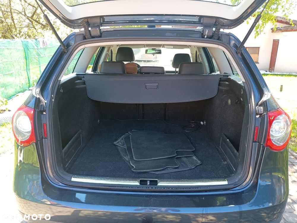 Volkswagen Passat 2.0 TDI Highline - 9