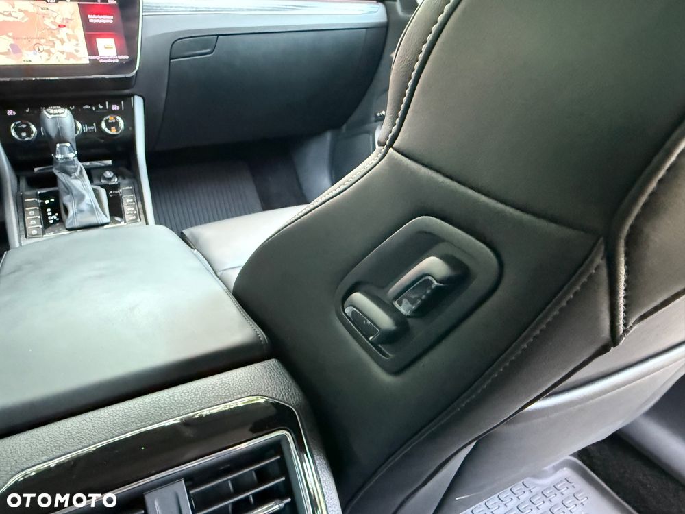 Skoda Superb 2.0 TDI SCR 4x4 Style DSG - 23