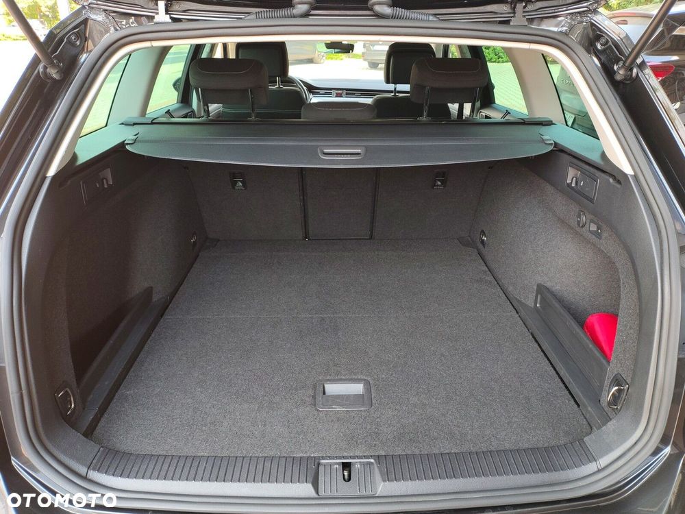 Volkswagen Passat - 26