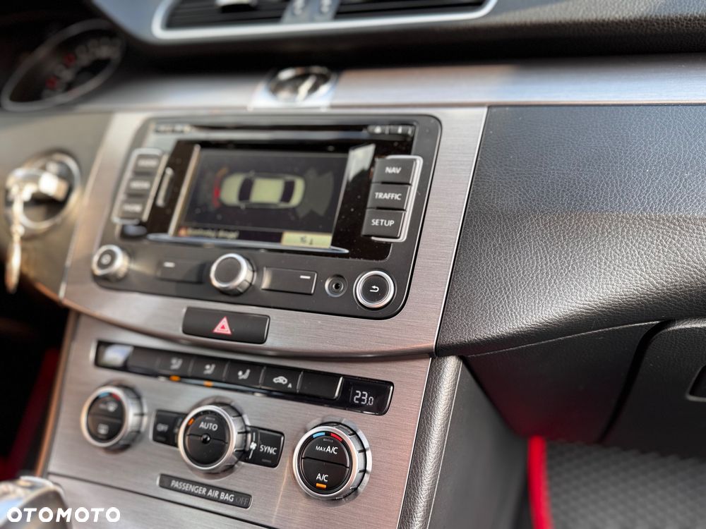 Volkswagen Passat 2.0 TDI Comfortline DSG - 38