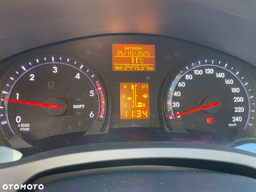 Toyota Avensis 2.0 D-4D Premium - 2