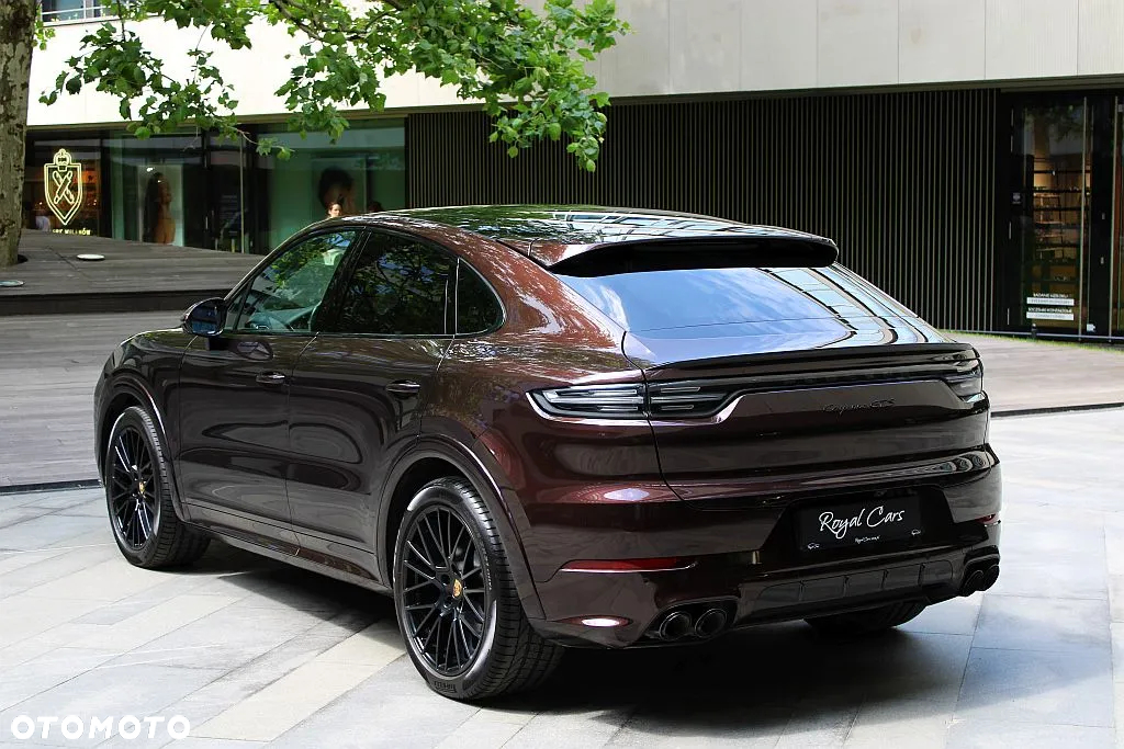 Porsche Cayenne Coupe GTS - 3