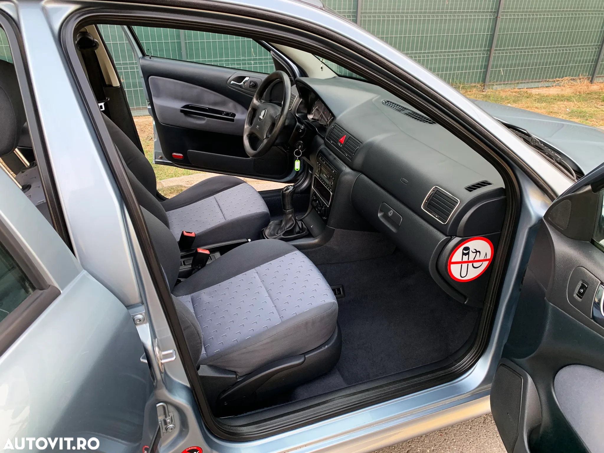 Skoda Octavia 1.6 Ambiente - 11
