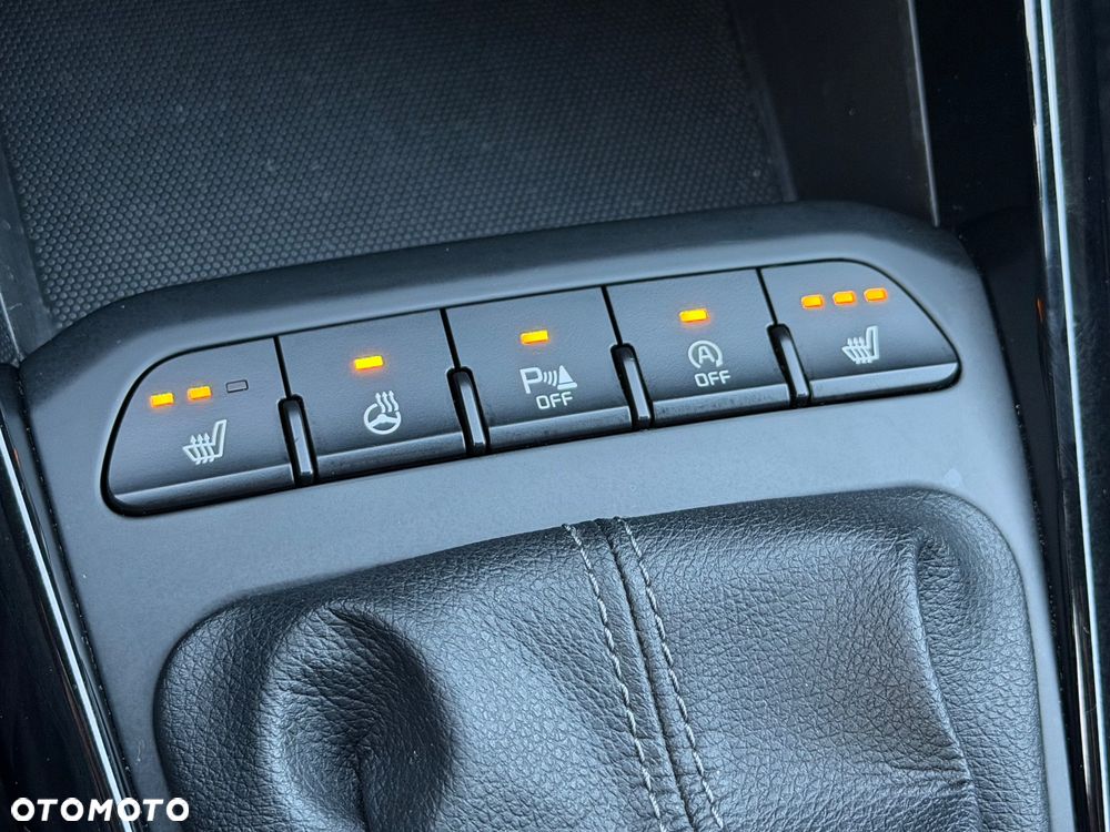 Kia Stonic - 33