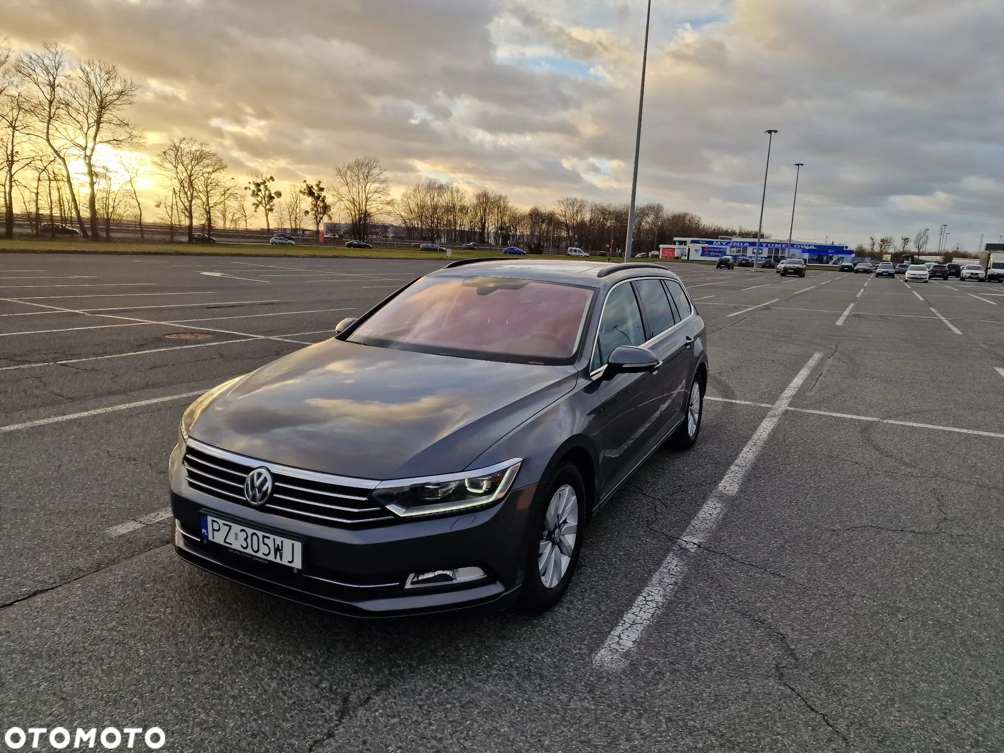 Volkswagen Passat Variant 1.6 TDI SCR DSG Trendline - 1