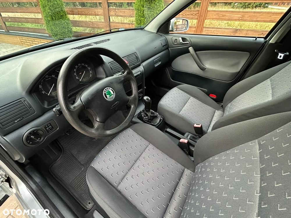 Skoda Octavia 1.4 Ambiente - 9