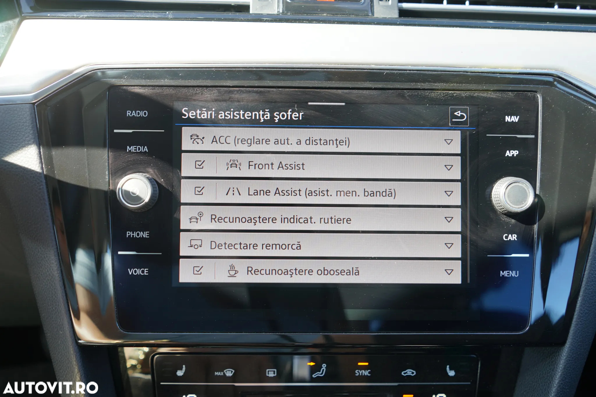 Volkswagen Passat Variant 2.0 TDI DSG 4Motion Highline - 22