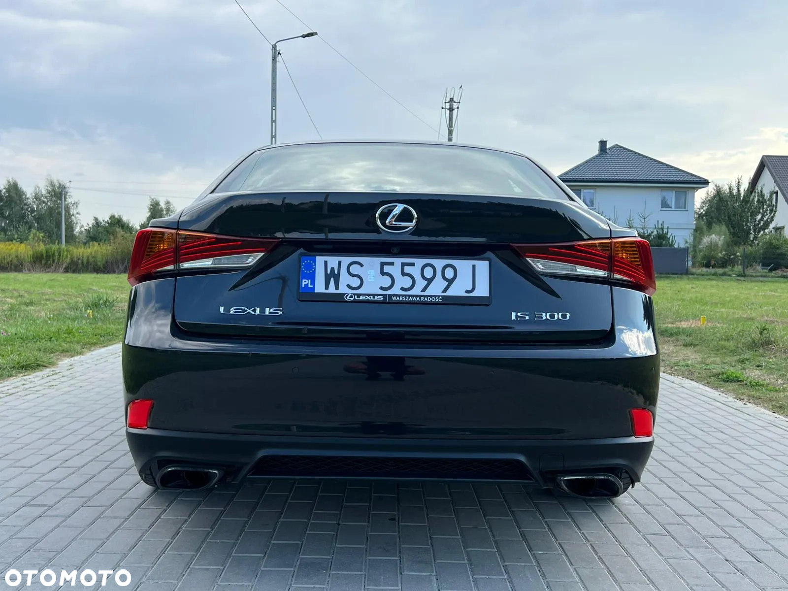Lexus IS 200t / 300 F Sport - 18