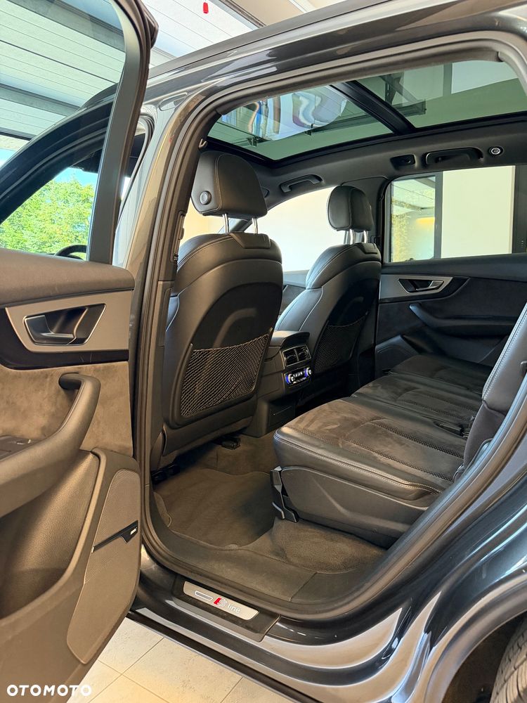 Audi Q7 - 12