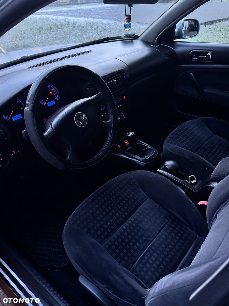 Volkswagen Passat - 2
