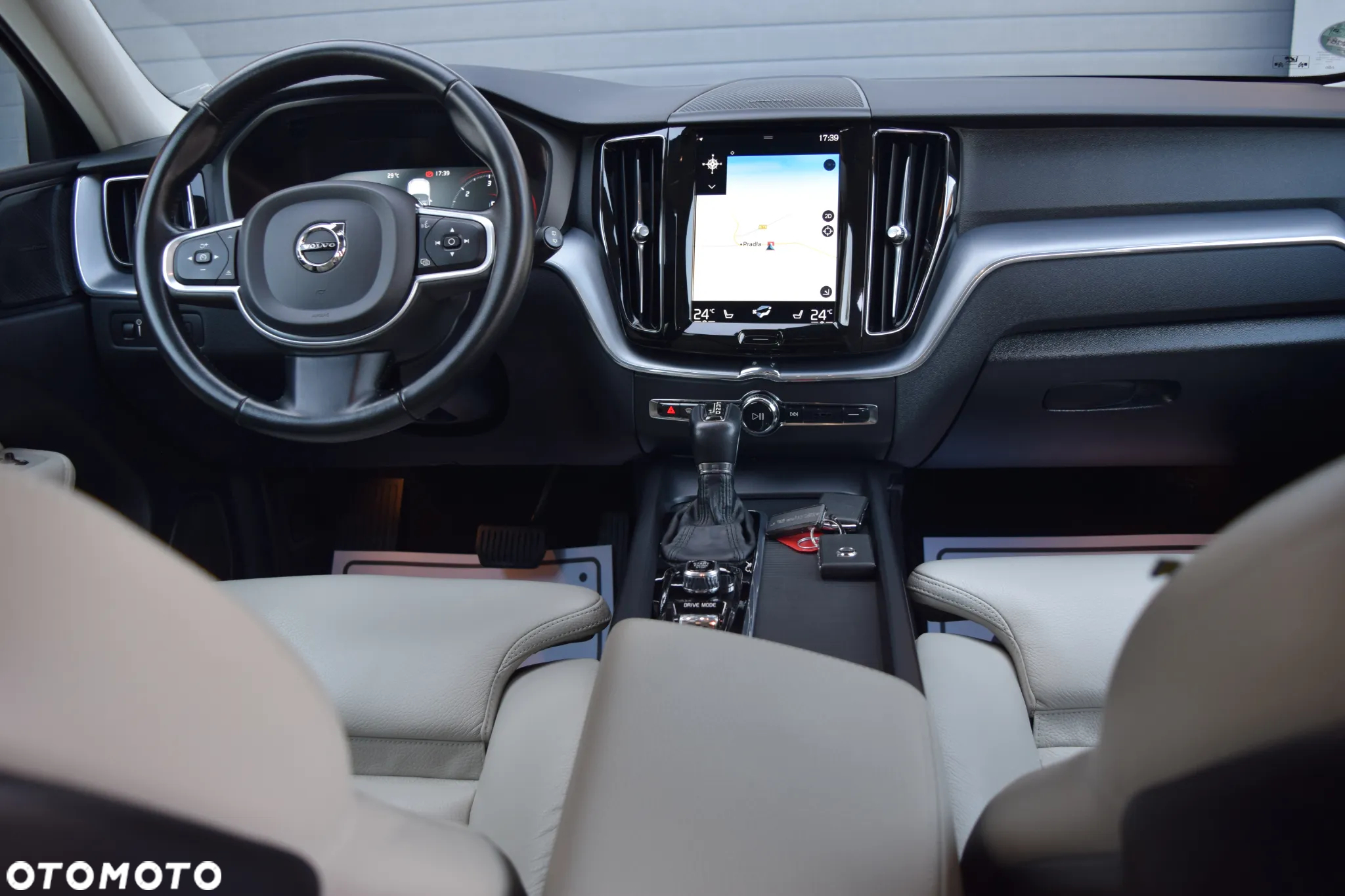 Volvo XC 60 D4 Geartronic Momentum Pro - 38