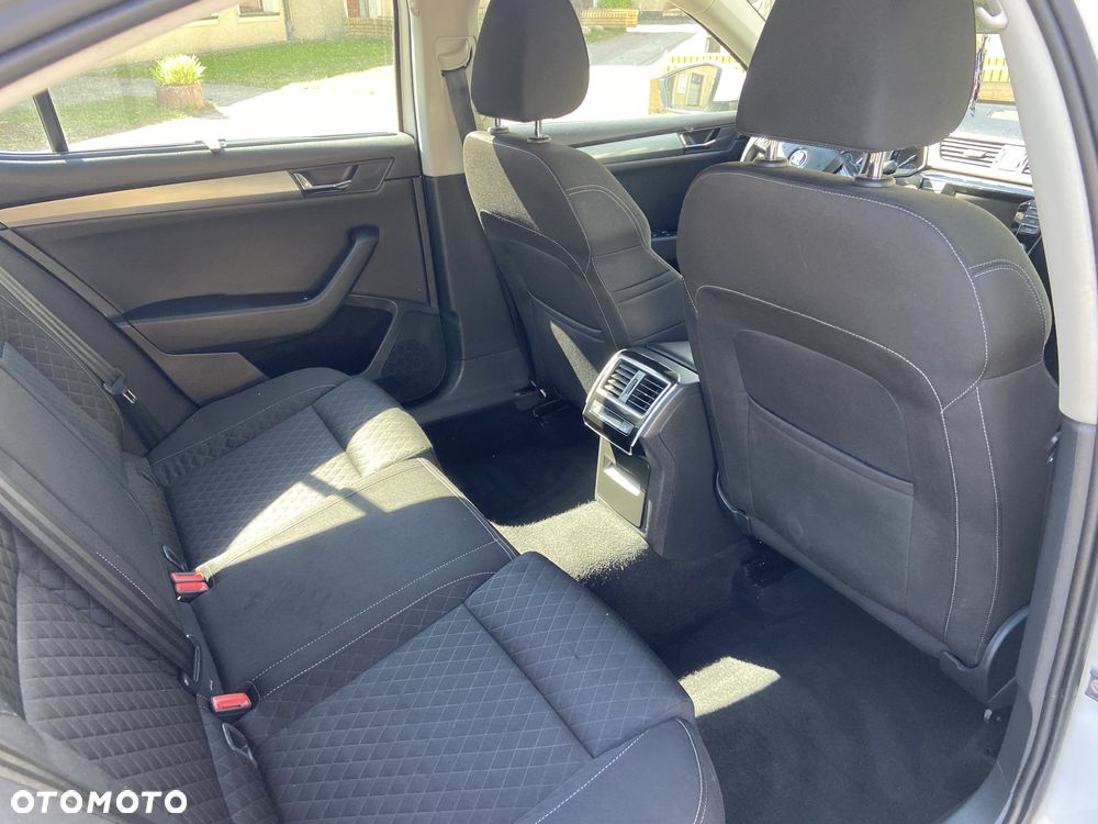 Skoda Superb 2.0 TDI Ambition - 16