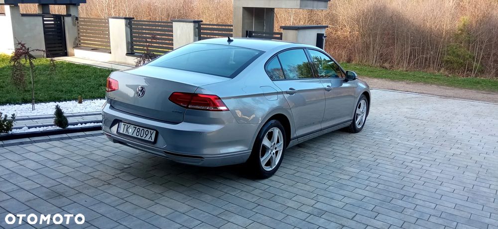 Volkswagen Passat - 14