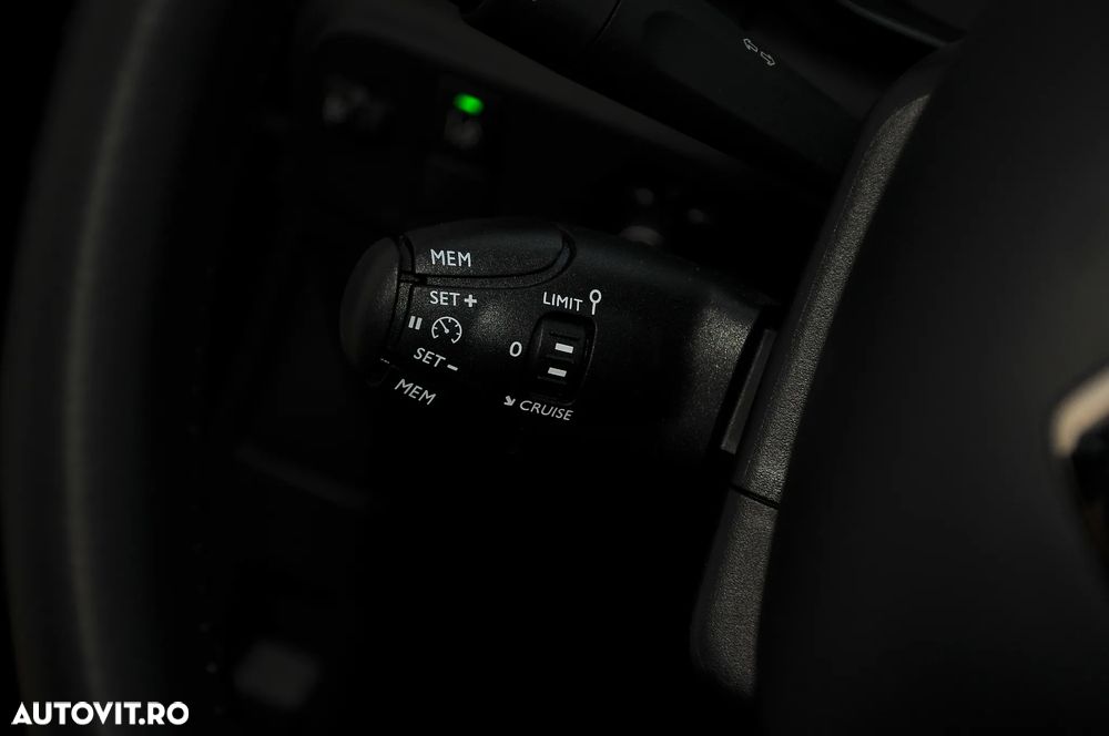 Citroën C3 1.2 PureTech S&S EAT Shine - 33