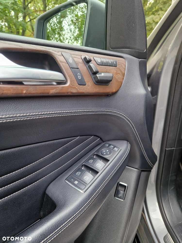 Mercedes-Benz ML - 14