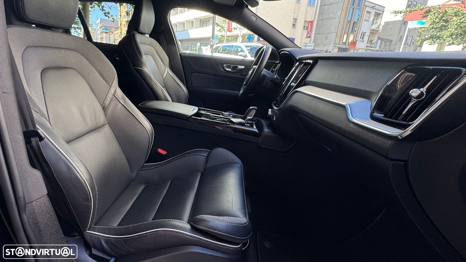 Volvo V60 2.0 T6 AWD TE R-Design - 13