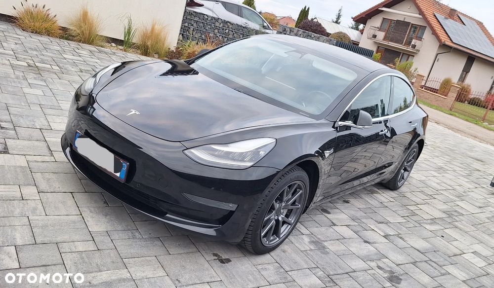 Tesla Model 3 Standard Range Plus - 1