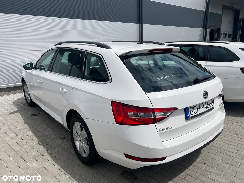 Skoda Superb 2.0 TDI Ambition DSG - 5