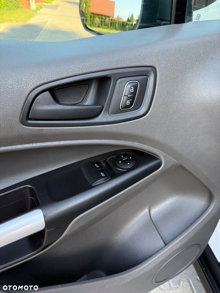 Ford Transit Connect - 32