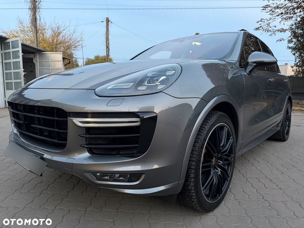 Porsche Cayenne Turbo S - 3