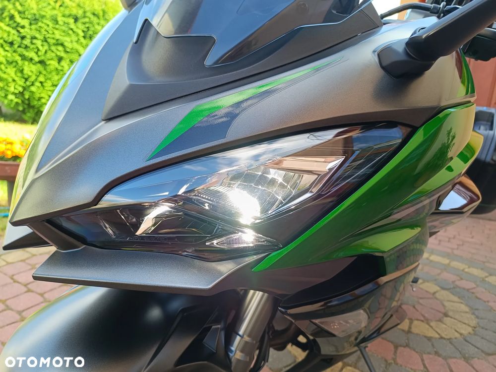 Kawasaki Ninja 1000 SX - 16