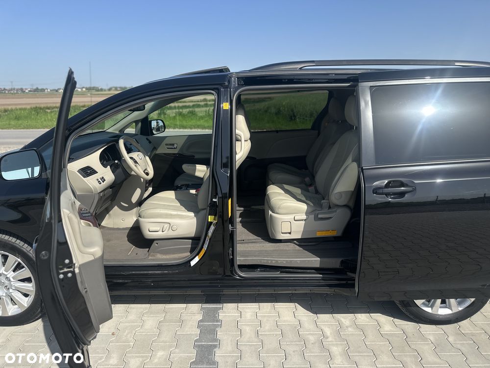 Toyota Sienna 3.5 V6 XLE AWD - 3