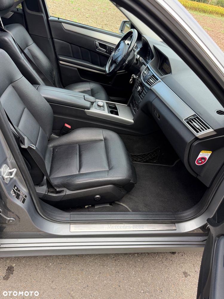 Mercedes-Benz Klasa E 350 CDI DPF 4Matic BlueEFFICIENCY 7G-TRONIC Elegance - 19